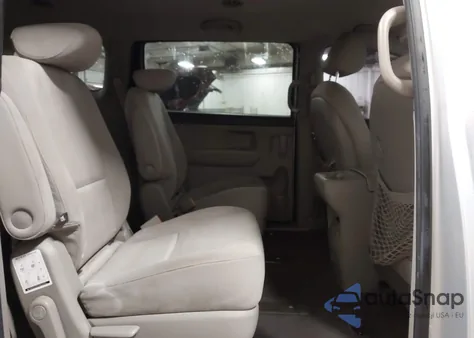 2015 Kia Sedona Lx из США, поврежденный, VIN KNDMB5C13F6020357